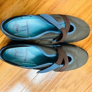 Thierry Rabotin Women's Flats in Brown and Blue